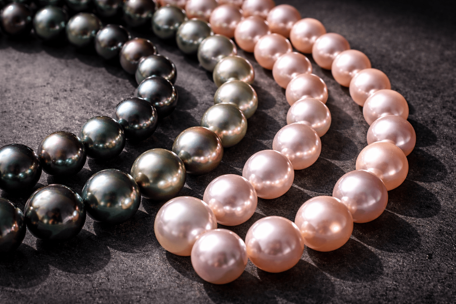 pearlsonly-blog-98-image-4-pearl - لآلئ ملونة تتفوق على البيضاء في اتجاهات اللؤلؤ 2026 - مجوهرات اللؤلؤ - pearlsonly