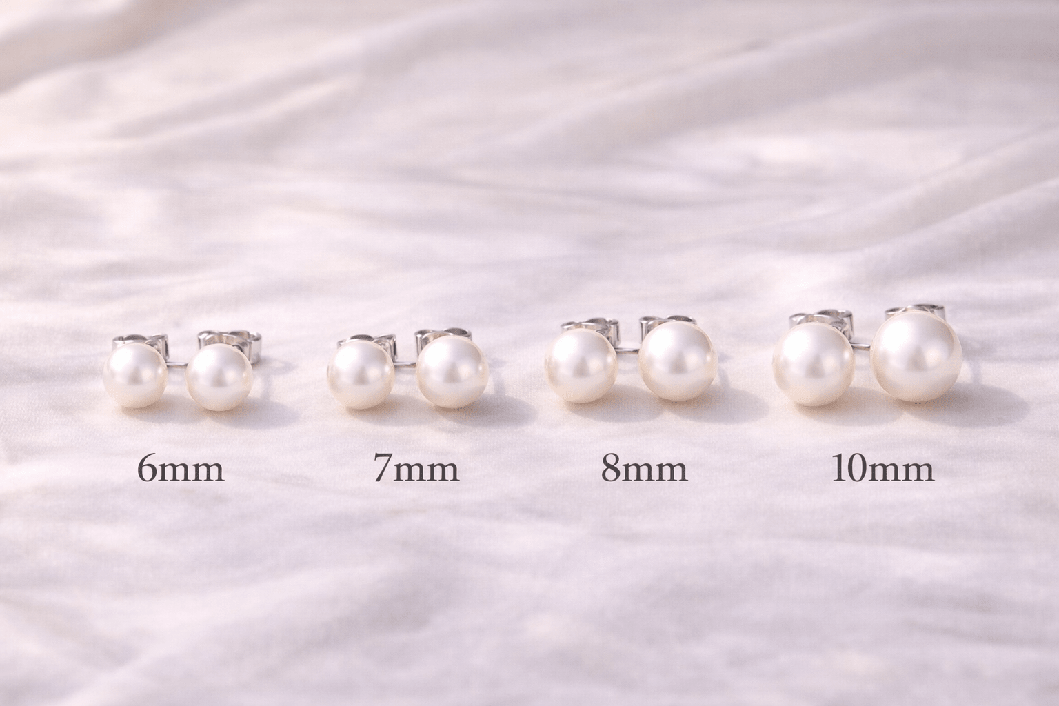pearlsonly-blog-102-image-3-pearl - اختيار المقاس المناسب لأقراط لؤلؤ الزر - مجوهرات اللؤلؤ - pearlsonly