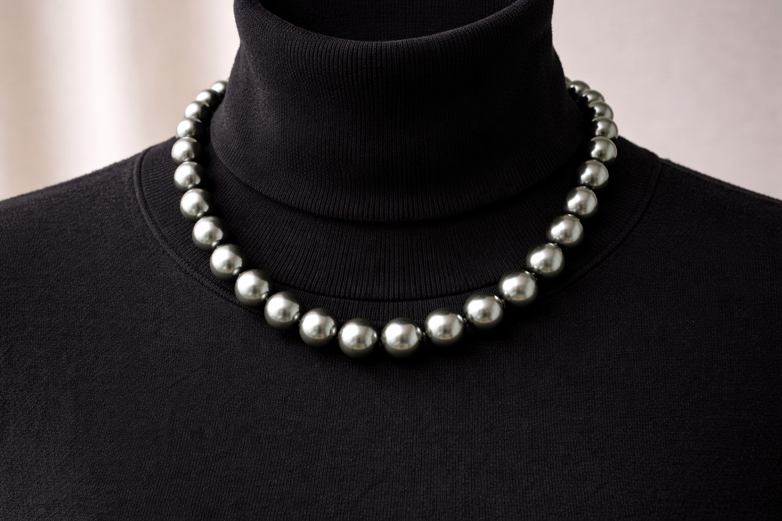 pearlsonly-blog-103-image-8-pearl - تنسيق عقدك من اللآلئ السوداء التاهيتية - مجوهرات اللؤلؤ - pearlsonly