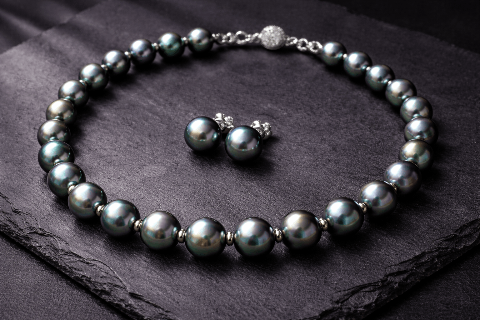 pearlsonly-blog-109-image-5-pearl - طقوم اللؤلؤ الأسود - مجوهرات اللؤلؤ - pearlsonly